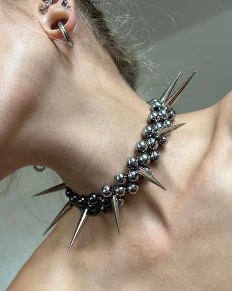 TH0RN 15 surgical steel / hematite / metal alloy spikes min length: 34cm max length: 43cm this piece is unique 1of1 PLN 390 / €90 DM to buy 💌 Techno Aesthetic, Y2k Cyberpunk, Alt Fits, Bubblegum Pop, Choker Style Necklace, Metal Bead, Emo Y2k, Bead Charms Diy, Beaded Bag