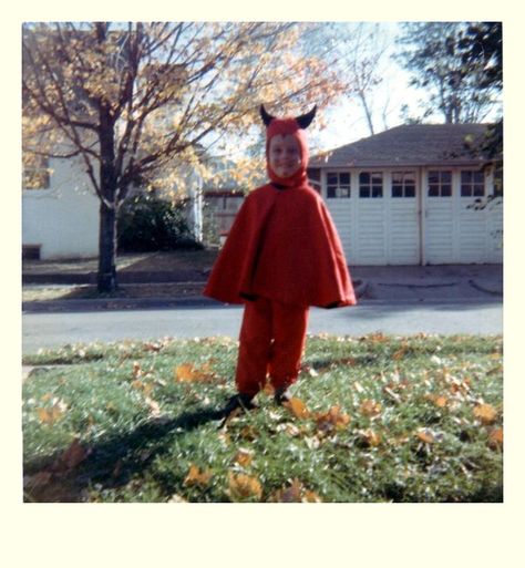 Retro Devil Costume, Vintage Devil Costume, Devil Costume Aesthetic, Retro Halloween Costumes, Demon Costume, Old Halloween Costumes, Devil Halloween, Ol Fashion, 90s Halloween