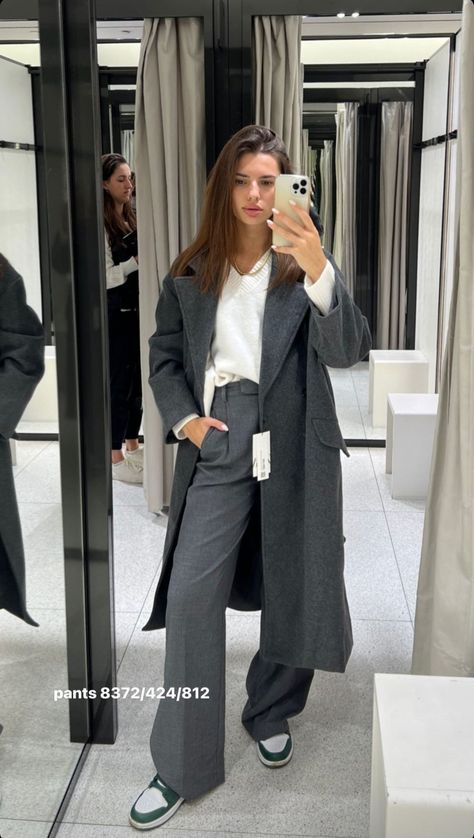 Credits: Instagram @vakhulaa Grey Trousers Outfit, Uk Outfits, Trousers Outfit, Trouser Outfit, Grey Trousers, Grey Coat, Coat Winter, Fashion Inspo Outfits, Duster Coat