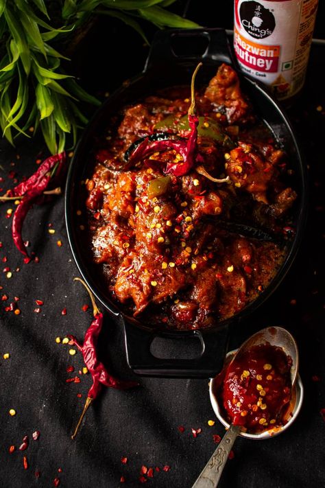 Schezwan Chilli Chicken Gravy or Szechuan Chicken Indian Cooking Videos, Schezwan Chicken, Szechuan Chicken, Gardener Aesthetic, Chilli Plant, Gardening Aesthetic, Healthy Indian Recipes, Chilli Recipes, Aesthetic Garden