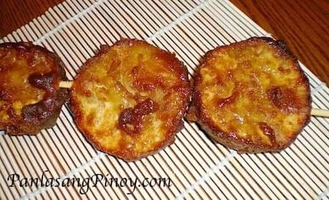 Kamote Cue Recipe (Deep Fried Caramelized Sweet Potato) Filipino Merienda, Fried Sweet Potatoes, Filipino Kitchen, Filipino Kakanin, Sweet Potato Snacks, Food Filipino, Recipes Pictures, Desserts Bread, Pinoy Foods