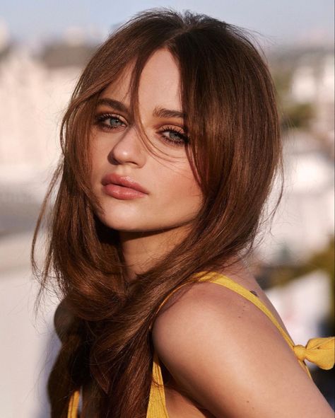 Joey King — Byrdie magazine Joey King, Female Actresses, Famous Girls, Hollywood Actor, Celebrity Look, Maquillaje De Ojos, Celebrities Female, Celebrity Crush, Hair Inspo