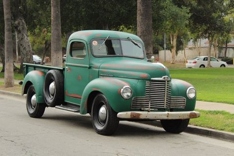 1949 International Harvester KB1 | Vintage Car Collector International Pickup Truck, Old Chevy, American Pickup Trucks, Studebaker Trucks, International Harvester Truck, Vintage Pickup Trucks, Old Pickup, Old Pickup Trucks, Antique Trucks