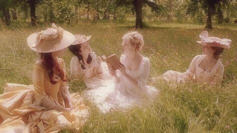 Marie Antoinette 2006, Picnic At Hanging Rock, Marianne Faithfull, Sofia Coppola, Kirsten Dunst, Princess Aesthetic, French Countryside, Foto Ideas Instagram, Film Aesthetic