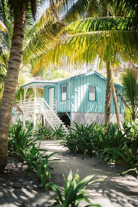 Caribbean Homes Exterior, Island House Tropical, Island Home Exterior, Colorful Beach Cottage, Hawaii House Interior, Cabana House, Caribbean House, Bahamas House, Coastal Western