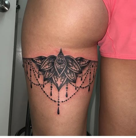 ᴘıɴ ➫  @ᴅııᴠıɴᴇᴅʀᴇᴀᴍs Back Of Thigh Tattoo, Cute Thigh Tattoos, Thigh Band, Tattoo Thigh, Women Back, Trendy Tattoo, Leg Tattoos Women, Tattoo Women, Thigh Tattoos Women