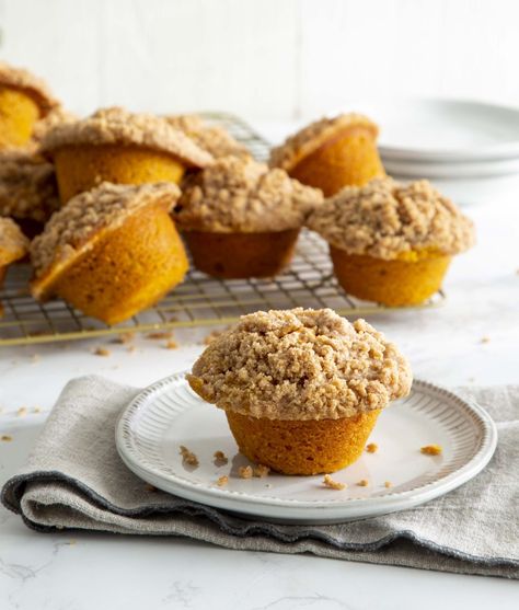 An inviting blend of warm snickerdoodle spice and delicately sweet pumpkin, these Pumpkin Snickerdoodle Muffins offer a punched-up autumn flavor profile. Best of all, the stir-together batter can be whipped up in a flash and the Snickerdoodle Streusel can be made ahead, supplying the perfect baked good when you need to make something delicious on the fly. 5.0 from 1 … Pumpkin Snickerdoodle Muffins, Snickerdoodle Muffins, Autumn Desserts, Winter Foods, Baked Good, Banana Bars, Scratch Recipes, Muffin Man, Sweet Pumpkin