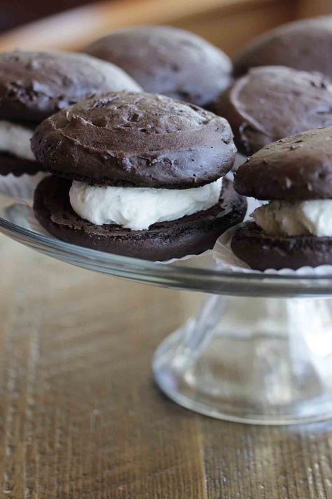 Maine Whoopie Pies from the Maine Bicentennial Community Cookbook - The Maine Mag Maine Whoopie Pie Recipe, Maine Desserts, Maine Whoopie Pies, Maine Recipes, Bakery Goods, Whoopie Pie, Special Desserts, Whoopie Pies, Spice Cookies