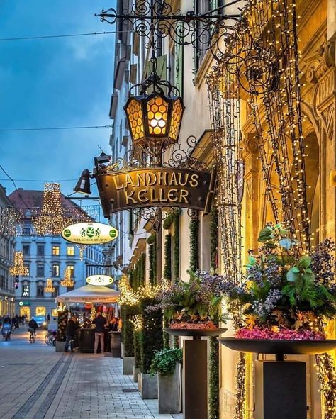 Graz Austria, Kids Vacation, Beautiful Cities, Vacation Planner, Top Travel Destinations, Vienna Austria, Best Cities, World Traveler, Travel With Kids