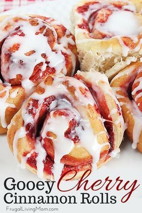 Gooey Cherry Cinnamon Rolls: YUM!!! These are such a treat for breakfast! Perfect for special occasions or just Sunday. Traditional Cinnamon Rolls are amazing (of course), but why not mix it up with these Gooey Cherry Cinnamon Rolls. Cherry Cinnamon Rolls, Sweet Roll Recipe, Breakfast Rolls, Breakfast Sweets, Cherry Recipes, Cinnamon Rolls Homemade, Oreo Dessert, Cinnamon Rolls Recipe, Sweet Roll