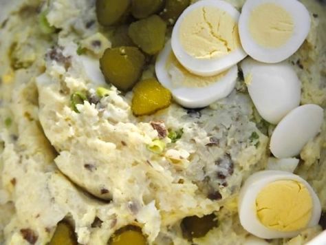 Get Perfect Potato Salad Recipe from Food Network Pioneer Woman Potato Salad, Pioneer Woman Potatoes, Salad Coleslaw, Ree Drummond Recipes, Potato Salad With Egg, Salad Recipes Video, Potato Salad Recipe, Slider Buns, Salad Pasta