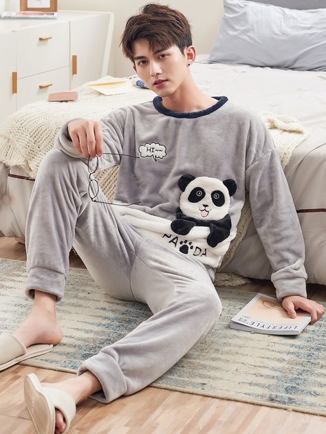 Men Panda Embroidered Plush Pajama Set -SheIn(Sheinside) Night Dress For Man, Bedtime Outfits, Pajama Party Outfit Ideas, Male Pajamas, Mens Night Suit, Pajama Party Outfit, Party Outfit Men, Men Loungewear