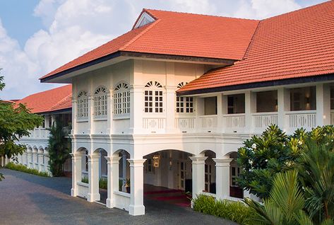 Crazy Rich Asians House, Capella Hotel, Capella Singapore, Nice Architecture, White Bungalow, British Colonial Architecture, Indochine Style, Asian House, Architecture Classic