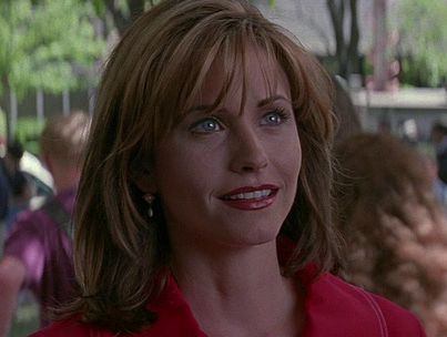 my next haircut. Courtney Cox Hair, Courtney Cox Arquette, Scream Film, Gale Weathers, Brow Goals, Scream Characters, Scream 1996, Scream 1, Scream Cast