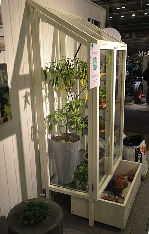 A Green Vitrine for Your Balcony Balcony Green, Mini Serre, Large Greenhouse, Backyard Garden Layout, Vision Photography, Greenhouse Shed, Indoor Greenhouse, Cabinet Display, Blurry Vision