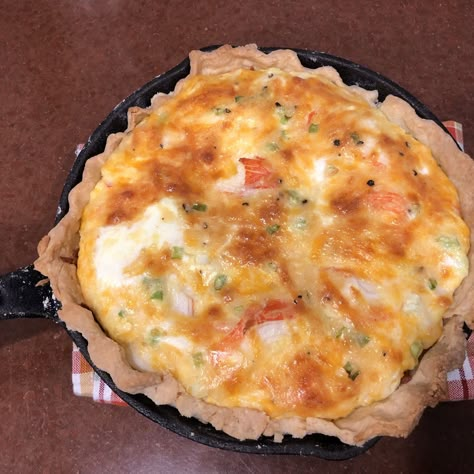 Crab And Shrimp Quiche, Shrimp Quiche Recipes Easy, Seafood Breakfast Recipes, Shrimp Quiche Recipes, Fancy Omelette, Seafood Brunch Ideas, Seafood Quiche Recipes, Crab Quiche Recipes, Salmon Quiche Recipes