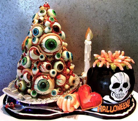 Gothic Cakes, Eyeball Cake, Halloween Torte, Dessert Halloween, Chocolate Candle, Casa Halloween, Halloween Appetizers, Halloween Eyeballs, Halloween Cake