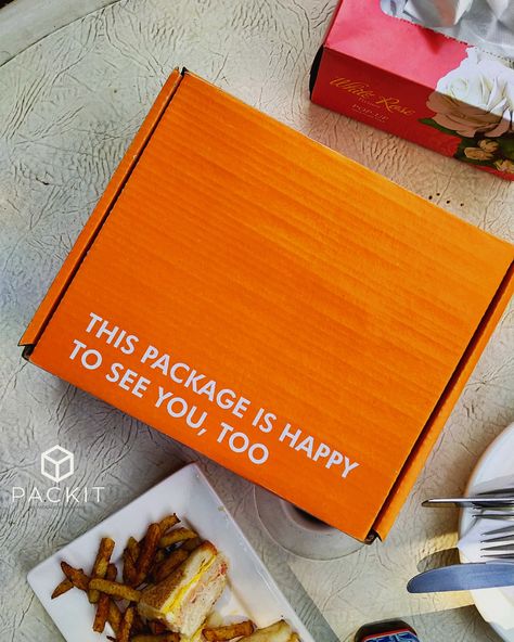 Orange-coloured-ecommerce-mailer-packaging-box-made-with-recycled-material Product Delivery Packaging, Orange Box Packaging, Food Boxes Packaging, Cake Delivery Packaging, Packaging Design Inspiration Food, Orange Packaging Design, E Commerce Packaging, Delivery Box Design, Orange Packaging