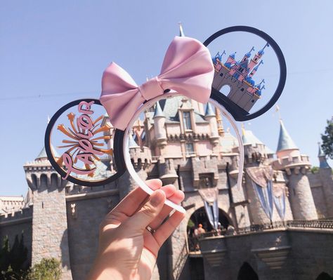 The most magical ears on Earth! Diy Disney Ears, Disneyland Ears, Diy Mickey Ears, Disney Mouse Ears, Disney Cute, Disney Minnie Mouse Ears, Cute Disney Outfits, Disney Headbands, Disney Mickey Ears