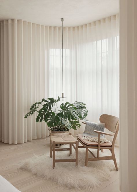 Low Energy House — Architecture for London Curtain And Blinds, Minimal Curtains, Edwardian Terrace House, Sheers Curtains Living Room, Wave Curtains, London Houses, Ceiling Curtains, Japandi Interior, House Architecture