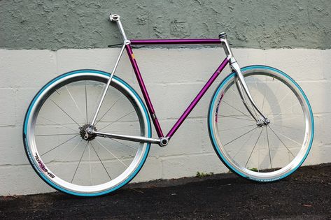 Classic Fixed Gear Bike, Bike Fit, Fixed Bike, Retro Bike, Bike Ideas, Tri Colour, Fixie Bike, Fixed Gear Bike, Come Soon