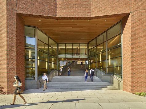 Completed in 2015 in Philadelphia, United States. Images by Nic Lehoux, Jeffrey Totaro, Gregory Benson. . Designed to enrich the academic life of students and embody the vibrancy of its urban setting, the 198,000-square-foot New College House brings... Bohlin Cywinski Jackson, College House, University Architecture, New College, School Daze, Student House, University Of Pennsylvania, Entrance Design, Architecture Rendering