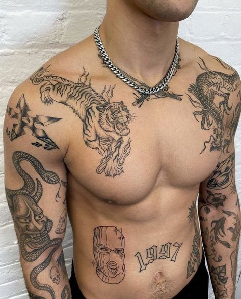 Men's Chest Tattoo Ideas, Tattoos Torso, Chest Tattoo Ideas, Small Chest Tattoos, Torso Tattoos, Tattoo Inspiration Men, Cool Chest Tattoos, Pieces Tattoo, Tattoos Geometric