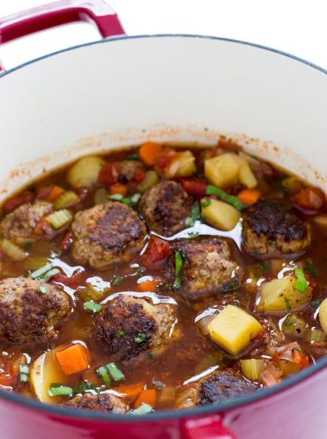 Italian Meatball and Potato Soup Easy Italian Meatballs, Turkey Meatball Soup, Beef Stews, Italian Meatball Soup, Delicious Potatoes, Cheese Turkey, Veggie Meatballs, Meatball Soup Recipes, Turkey Sliders