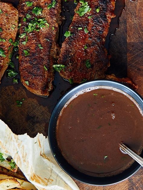 Red Wine Sauce For Beef, Red Wine Sauce For Steak, Demi Glaze Recipe, Red Wine Steak, Wine Sauce For Steak, Sauce For Beef, Red Wine Mushroom Sauce, Sauce For Steak, Red Wine Reduction Sauce