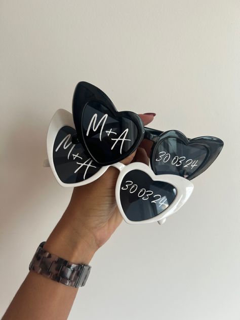 Personalsied sunglasses made using Cricut Joy Mr And Mrs Sunglasses, Sunglasses For Wedding Reception, Sunglasses At Wedding, Hen Do Sunglasses, White Sunglasses Wedding, Wedding Activities Ideas, Wedding Party Sunglasses, Wedding Sunnies, Wedding Sun Glasses