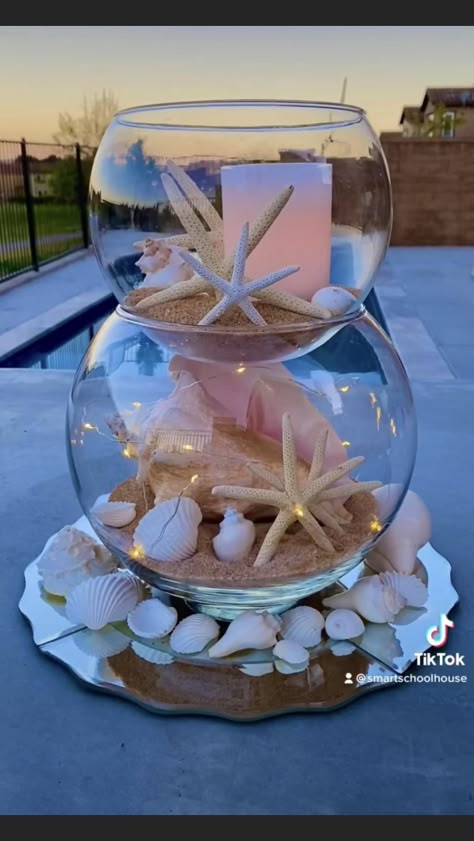 Cherry Blossom Party, Shell Centerpieces, Simple Table Decorations, Seashell Art Diy, Art For Walls, Beach Christmas Ornaments, Ocean Theme Party, Walls Art, Fiesta Tropical