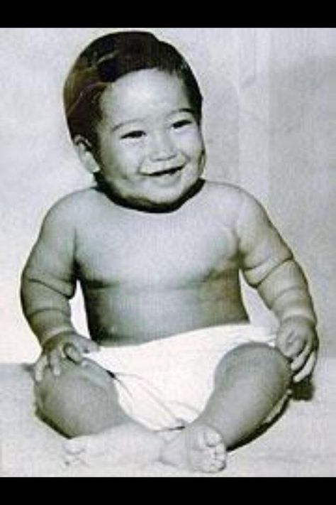 Kid Picture, Celebrity Baby Pictures, Thursday Pictures, Celebrity Yearbook Photos, Baby Stars, Mario Lopez, Celebrity Baby, Famous Kids, The Fame