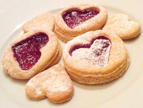 Baking Queen of Hearts tarts, like on 'Big Cook, Little Cook' Heart Tarts, Heart Desserts, Disney Inspired Food, Alice In Wonderland Tea Party Birthday, Heart Food, Pastry Tart, Inspired Recipes, Queen Of Hearts, Krispie Treats