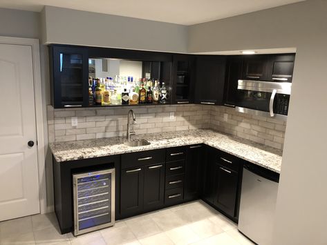 L-shaped basement bar/kitchenette Bar Kitchenette, Small Basement Kitchen, Wet Bar Basement, Kitchenette Ideas, Basement Wet Bar, Basement Bar Plans, Kitchen Wet Bar, Basement Kitchenette, Basement Bar Designs