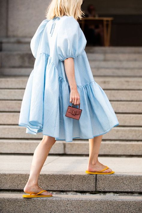 19 Oversized Dresses You Can Transition Into Fall Copenhagen Fashion Week, Looks Street Style, Oversized Dress, Dress Outfit, Fast Fashion, Spring Summer Fashion, Chic Style, Outfit Inspirations, Fashion Inspo