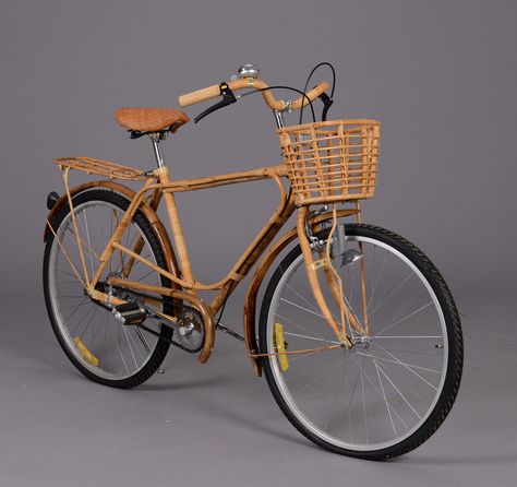 Bicycle with metal frames, fully covered with bamboo. Bamboo Bicycle, Bamboo Storage, Wooden Bike, Metal Frames, Wagons, Dream Cars, Metal Frame, Outdoor Living, Motorcycles