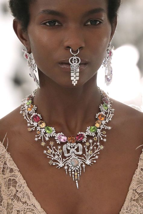 Gucci Aria, Runway Jewelry, Septum Piercings, Face Jewellery, Face Jewels, Chanel Collection, Gucci Jewelry, Fashion Buyer, 2022 Fashion