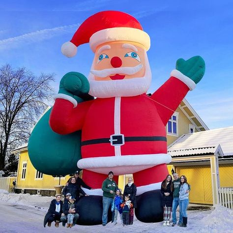 Blow Up Christmas Decorations, Outdoor Santa, Outdoor Christmas Party, Christmas Blow Up, Outdoor Christmas Decorations Yard, Inflatable Christmas Decorations, Inflatable Santa, Inflatable Decorations, Outdoor Party Decorations