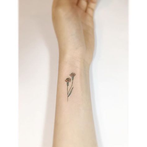 Playground Tattoo, Marigold Tattoo, Tattoo Minimalist, Birth Flower Tattoos, Tattoos Art, Tattoo Project, Baby Tattoos, Tattoos For Daughters, Sister Tattoos