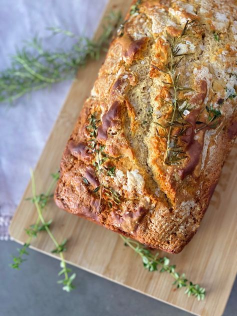 QUICK CRUMBLY ROSEMARY & THYME BREAD — Very Vanderpump Rosemary Quick Bread, Thyme Bread Recipe, Thyme Baking Recipes, Fresh Thyme Recipes, Recipes With Thyme, Thyme Bread, Bread Ideas, Rosemary Bread, Thyme Recipes