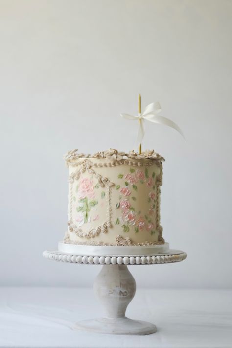 Wedding cake, cute cake, vintage cake, victorian cake Victorian Cakes Birthday, Victorian Cake, Creative Sweets, Victorian Cakes, Cake Cute, Cute Cake, Beautiful Birthday Cakes, Sweets Cake, Beautiful Birthday