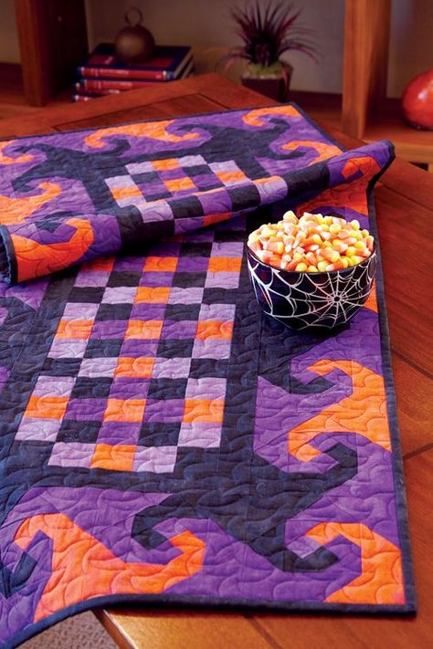 Hocus Pocus table runner by Jen Daly, in the Sept/Oct 2017 issue of McCall's Quilting Halloween Quilt Patterns, Mccalls Quilting, Halloween Table Runners, Quilt Pattern Download, Table Quilts, Cozy Quilts, Halloween Quilts, Fall Quilts, Quilt Projects