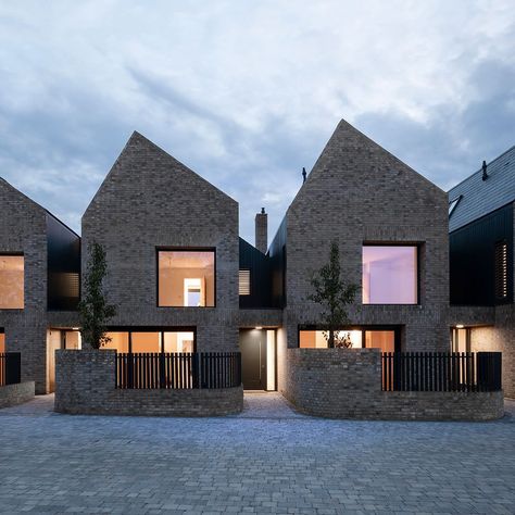 A contemporary take on a traditional format Row House Design, Townhouse Exterior, Urban Housing, Townhouse Designs, Brick Architecture, Row House, Terrace House, Building Design, Detached House