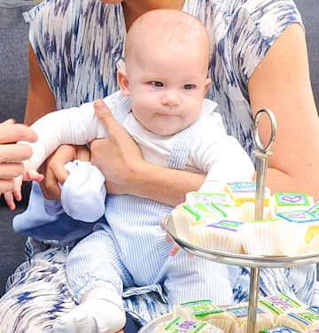 Prince Archie, Megan Markel, Fürstin Charlene, Archie Harrison, Prince William Et Kate, Desmond Tutu, Prins Harry, Prince Harry And Megan, Meghan Markle Prince Harry