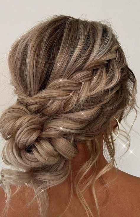 Knot Low Bun, Trendy Bun, Low Bun Wedding Hair, Bride Hairstyles Updo, Bridesmaid Hair Inspo, Bridemaids Hairstyles, Cute Prom Hairstyles, Hairstyle Ideas Easy, Wedding Hair Up