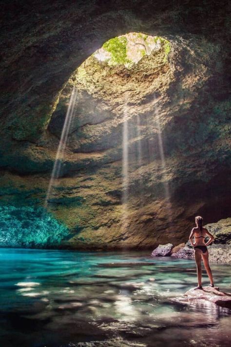 Adventuring in paradise actually can be the blue-hole-diving, palm-tree-chillin’ cliché you’ve been yearning for. Santo, Tanna and Efate are 3 of the best adventure islands in Vanuatu! Port Vila, Fiji Beach, Best Airbnb, Ocean Resort, Africa Do Sul, Islands Of Adventure, Dream Beach, Island Resort, Vanuatu