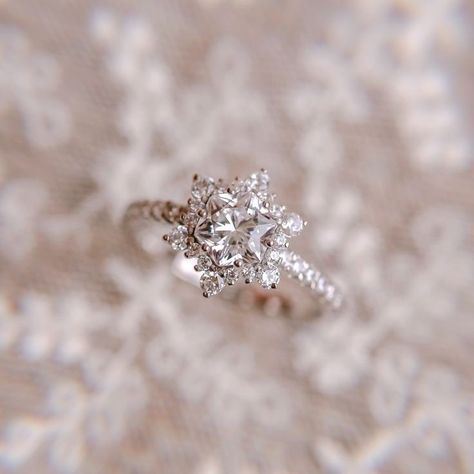 Silver Snowflake Ring, Elegant Silver Engagement Rings, Engagement Ring Snowflake, Snow Engagement Ring, Snowflake Engagement Rings, Engagement Rings Snowflake, Christmas Wedding Rings, Pretty Promise Rings Silver, Snowflake Diamond Ring