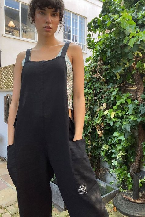 Dungarees Outfit, Linen Dungarees, Dungaree Outfit, Prom Dresses Long Pink, Formal Dresses For Teens, Fall Winter Trends, Backless Prom Dresses, Pink Prom Dresses, Online Dress Shopping