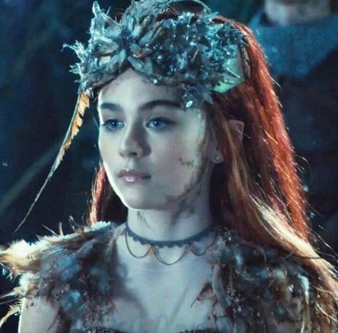 I love her as Seelie Queen 😄😍 Lola Flannery, The Seelie Queen, Simon And Clary, Seelie Queen, Lola Flanery, Pixie Makeup, Supernatural Movies, Shadowhunters Series, Shadowhunters Cast