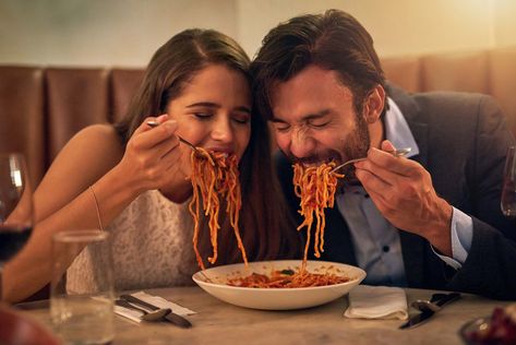 Couple Eating Spaghetti Together Couple Eating Spaghetti, Restaurant Pose Ideas, Hot Kiss Couple, Pose Ideas Couple, Couple Eating, Eating Spaghetti, Cooking Spaghetti, Couple Cooking, Selling Photos